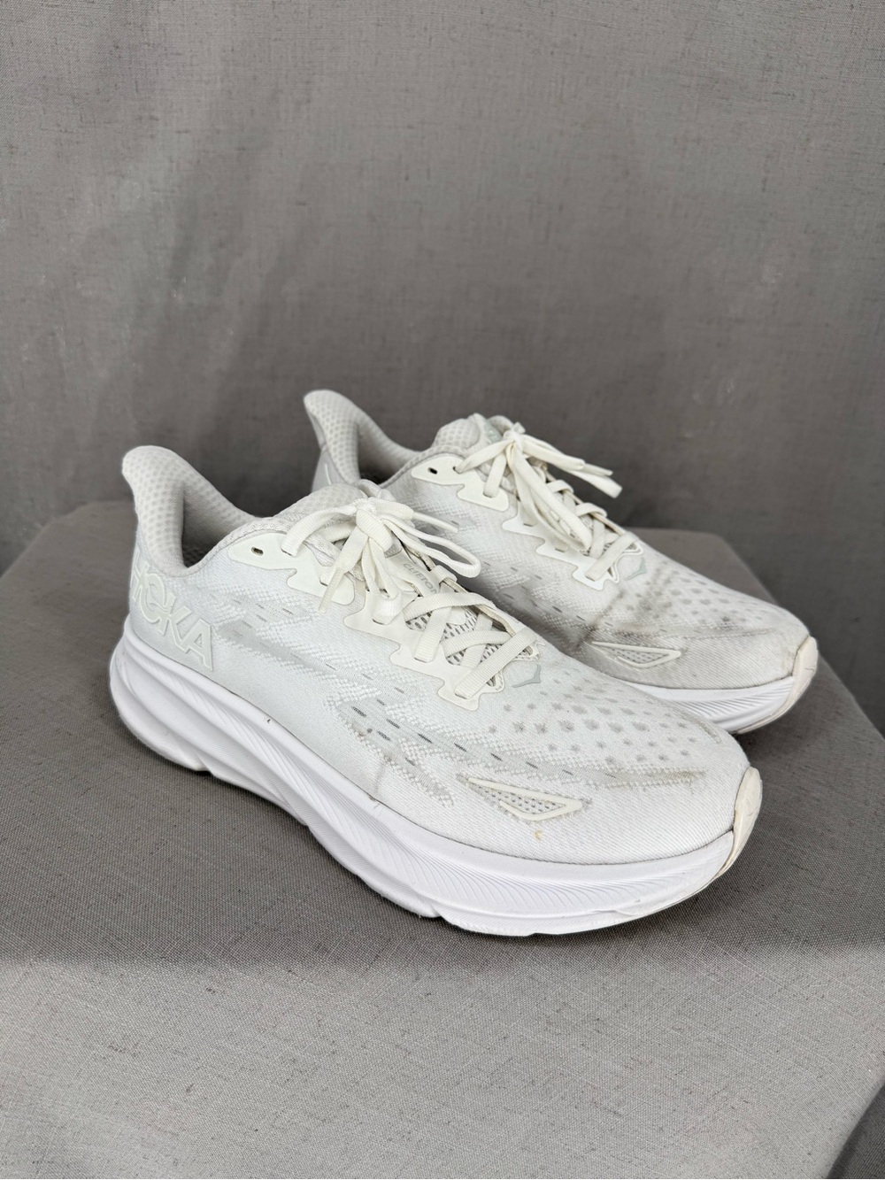 Hoka One One Clifton 9 Women's Size 9.5D  Running Shoes White